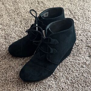 Tom’s Black Suede Lace-Up Wedge Booties - Women